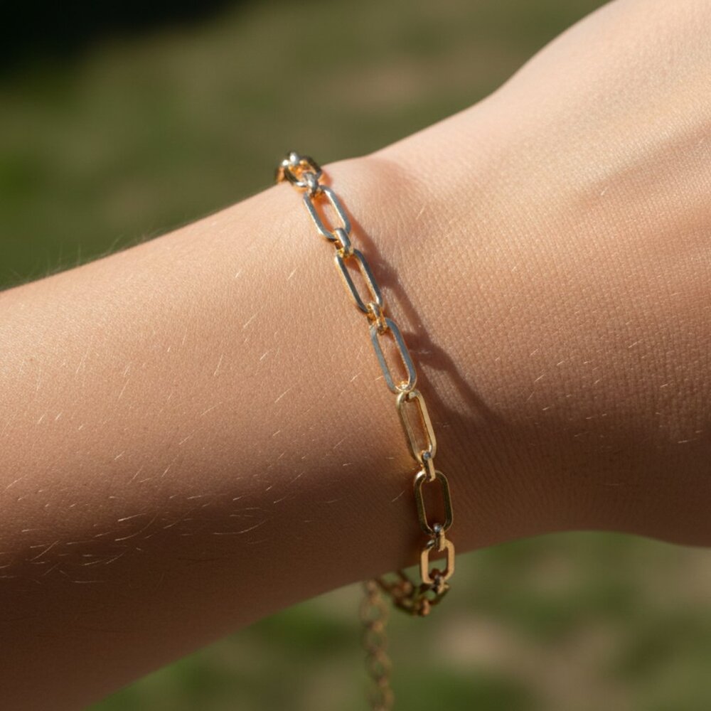 "Trendy Handmade Bracelet – A Thoughtful Gift for Girls & Women | UNVRC1653 - Picture 4 of 4
